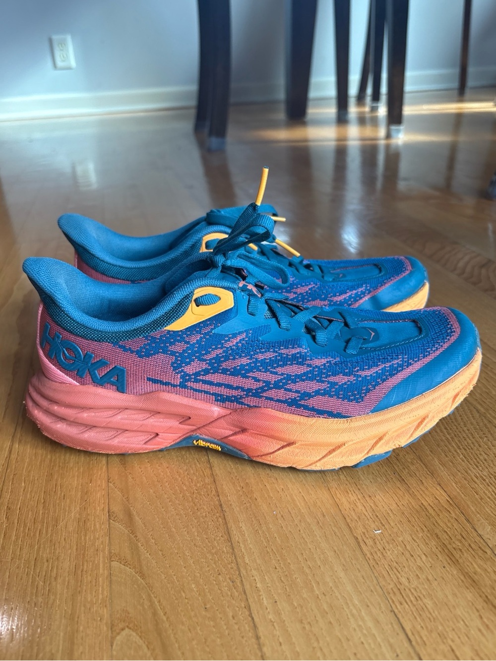 HOKA Speedgoat 5 Running Shoes Sneakers Womens Sz 7.5B One One Blue Orange Coral